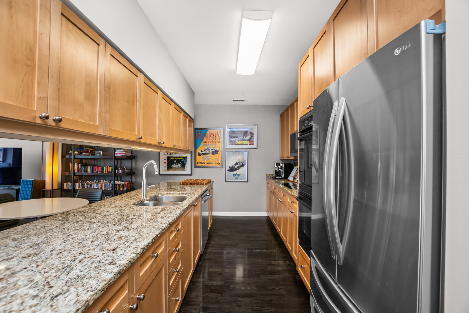 1572 MAPLE Avenue 404