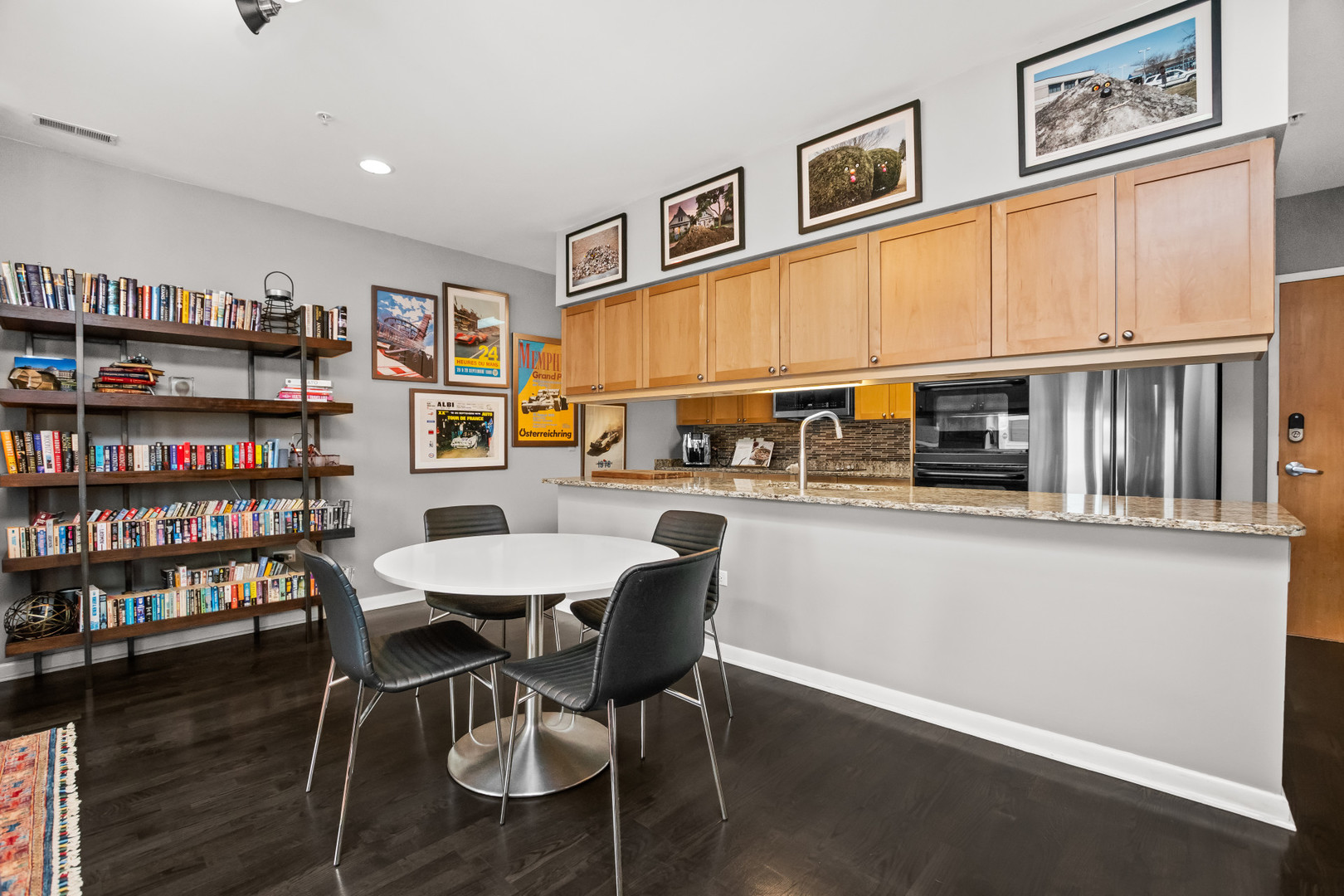1572 MAPLE Avenue 404