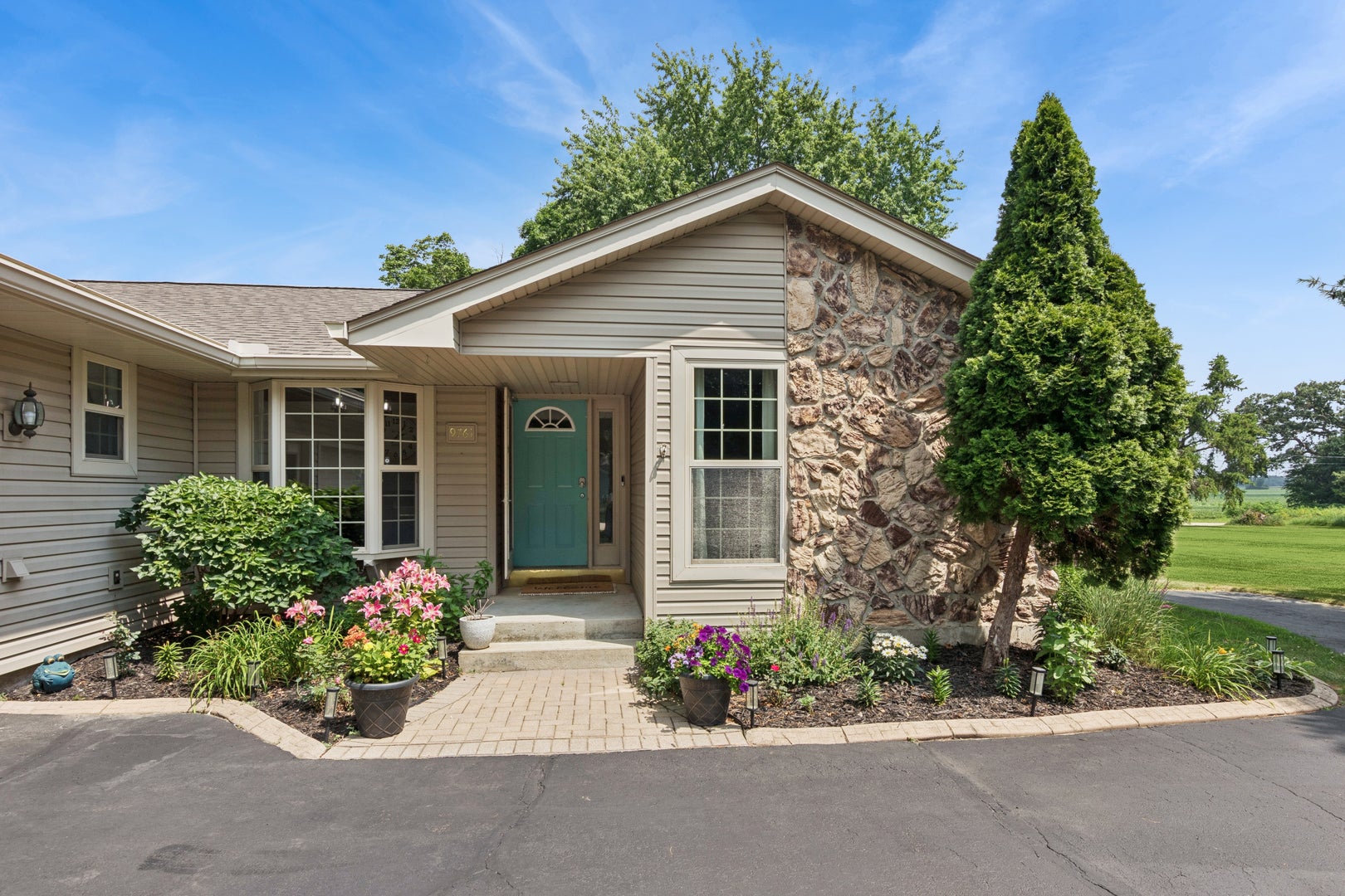 9761 Squire Lane