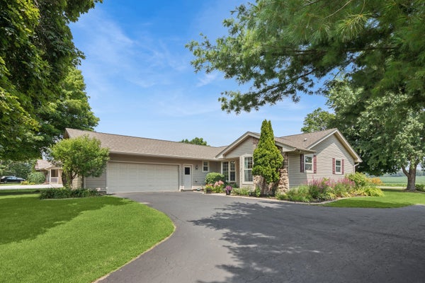 9761 SQUIRE LN, BELVIDERE, IL 61008 - Image 1def3ece7df4d388ed8940b5b5feb83d/1170817080