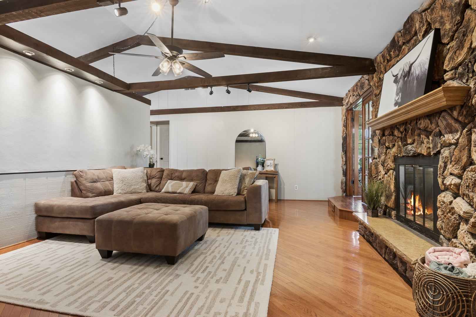 9761 Squire Lane