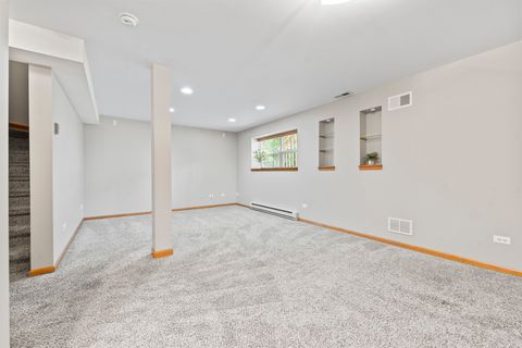 Tiny photo for 2822 Granite Court, Crystal Lake, IL 60012 (MLS # 12660592)