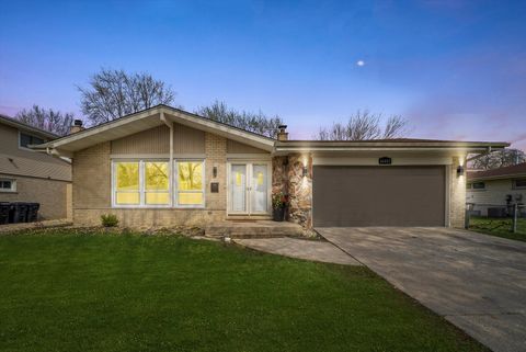 Tiny photo for 16465 Woodlawn East Avenue, South Holland, IL 60473 (MLS # 12487553)