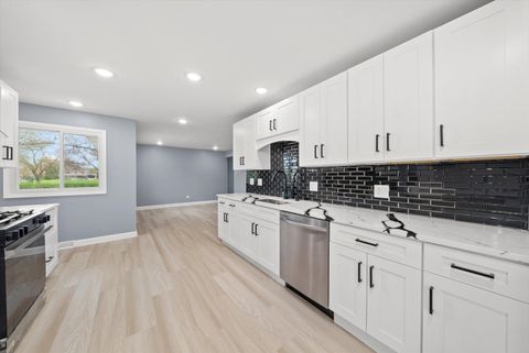 Tiny photo for 16465 Woodlawn East Avenue, South Holland, IL 60473 (MLS # 12487553)