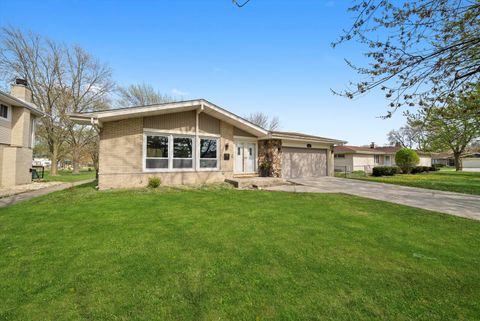 Tiny photo for 16465 Woodlawn East Avenue, South Holland, IL 60473 (MLS # 12487553)