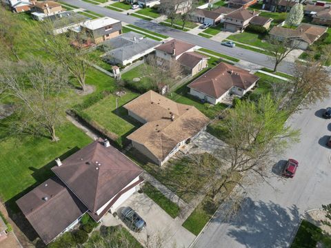 Tiny photo for 16465 Woodlawn East Avenue, South Holland, IL 60473 (MLS # 12487553)