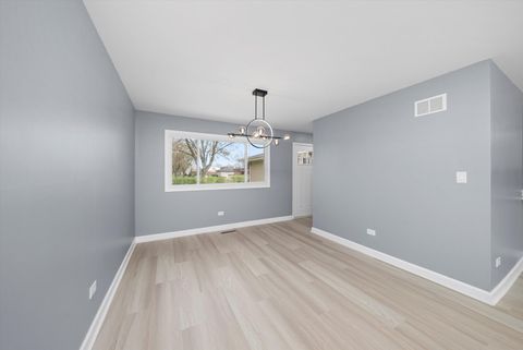 Tiny photo for 16465 Woodlawn East Avenue, South Holland, IL 60473 (MLS # 12487553)