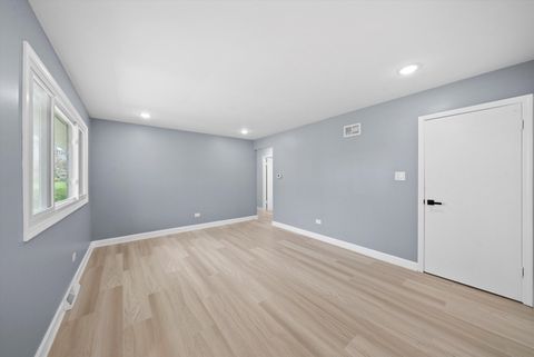Tiny photo for 16465 Woodlawn East Avenue, South Holland, IL 60473 (MLS # 12487553)