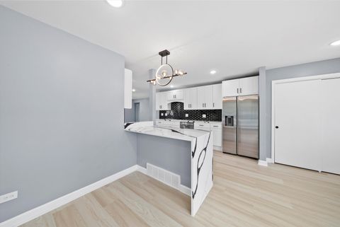 Tiny photo for 16465 Woodlawn East Avenue, South Holland, IL 60473 (MLS # 12487553)