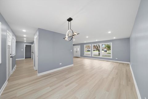 Tiny photo for 16465 Woodlawn East Avenue, South Holland, IL 60473 (MLS # 12487553)