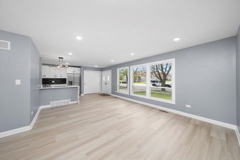 Tiny photo for 16465 Woodlawn East Avenue, South Holland, IL 60473 (MLS # 12487553)