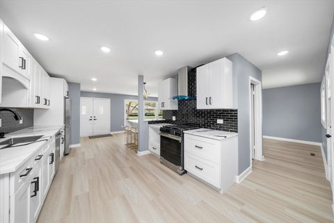 Tiny photo for 16465 Woodlawn East Avenue, South Holland, IL 60473 (MLS # 12487553)
