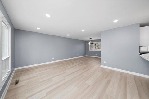 Tiny photo for 16465 Woodlawn East Avenue, South Holland, IL 60473 (MLS # 12487553)