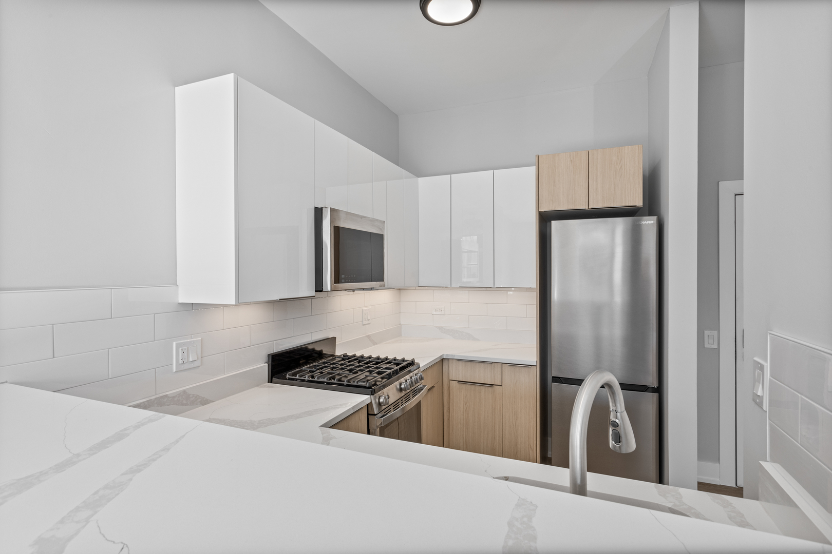 1625 W Howard Avenue 312