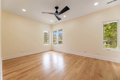 Tiny photo for 544 S Oak Park Avenue, Oak Park, IL 60304 (MLS # 12740377)