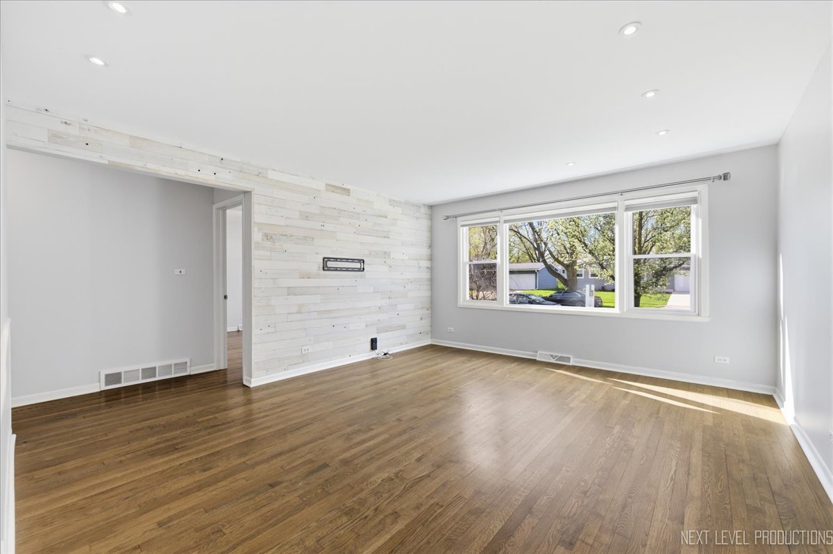 1909 Forrest Boulevard