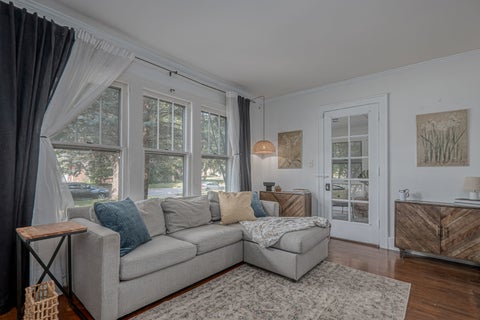 Tiny photo for 1344 Garfield Avenue, Aurora, IL 60506 (MLS # 12754900)