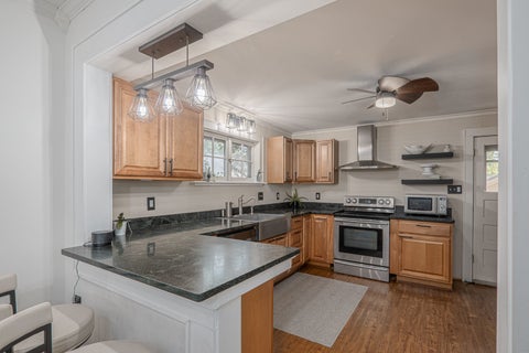 Tiny photo for 1344 Garfield Avenue, Aurora, IL 60506 (MLS # 12754900)