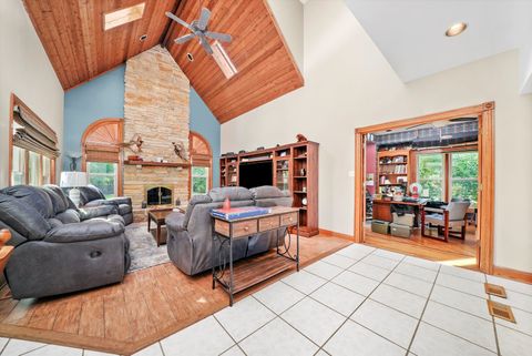 Tiny photo for 17860 S Crystal Lake Drive, Homer Glen, IL 60491 (MLS # 12475362)