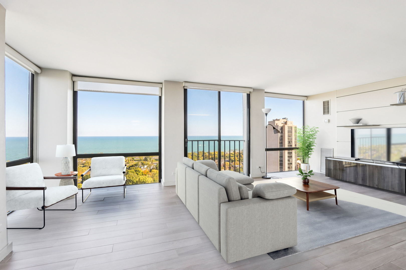 345 W Fullerton Parkway 2801