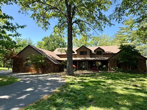 Photo of 833 N 27th Street, Mt Vernon, IL 62864 (MLS # 12628607)