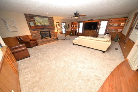 Tiny photo for 833 N 27th Street, Mt Vernon, IL 62864 (MLS # 12628607)