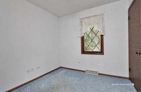 Tiny photo for 10639 W Circle Drive, Beach Park, IL 60099 (MLS # 12678395)