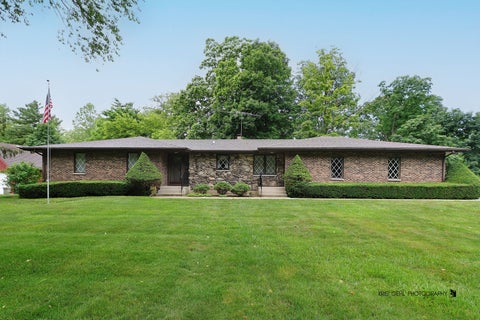 Tiny photo for 10639 W Circle Drive, Beach Park, IL 60099 (MLS # 12678395)