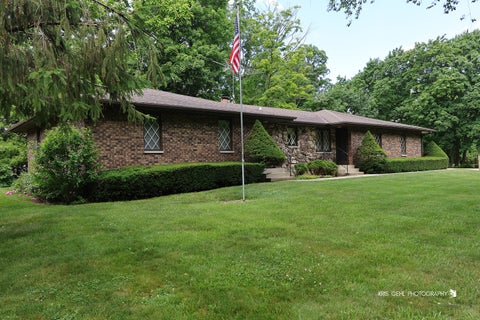 Photo of 10639 W Circle Drive, Beach Park, IL 60099 (MLS # 12678395)