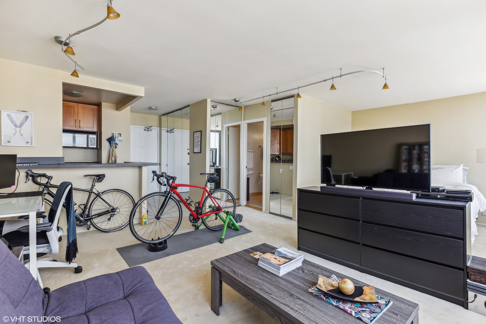 1460 N Sandburg Terrace 2304