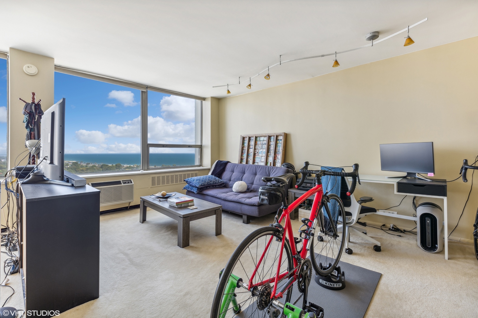 1460 N Sandburg Terrace 2304