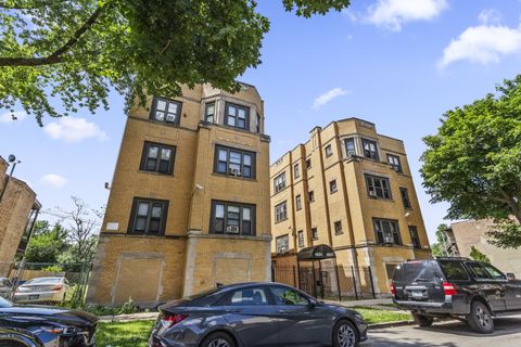 4031 W Gladys Avenue Chicago IL 60624