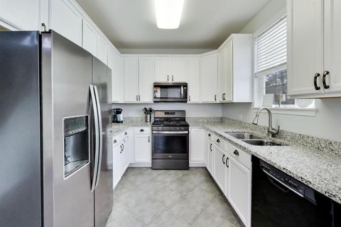 Tiny photo for 775 Pheasant Trail, St. Charles, IL 60174 (MLS # 12600268)