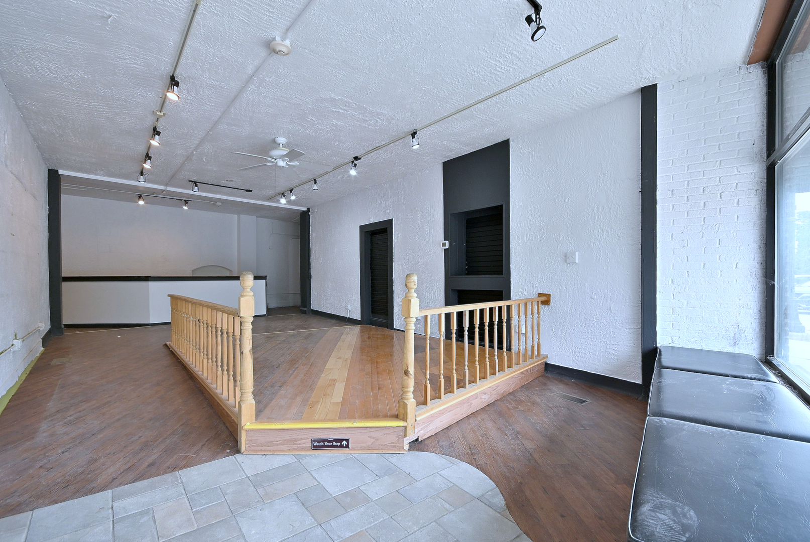 27 E Park Boulevard