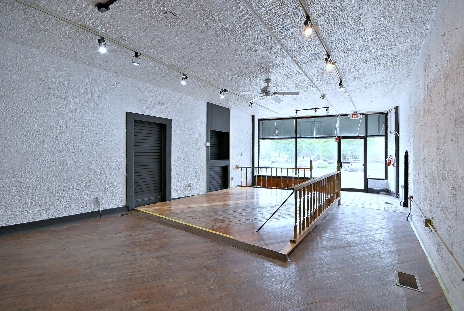 27 E Park Boulevard