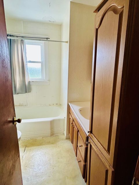 Tiny photo for 521 E 161st Place, South Holland, IL 60473 (MLS # 12560771)