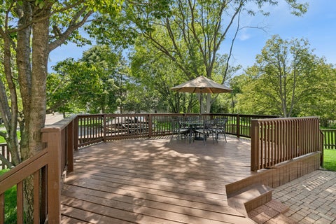 Tiny photo for 139 N Crooked Lake Lane, Lindenhurst, IL 60046 (MLS # 12773696)