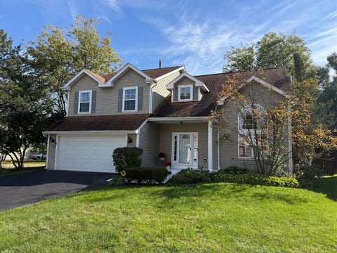 Photo of 139 N Crooked Lake Lane, Lindenhurst, IL 60046 (MLS # 12773696)
