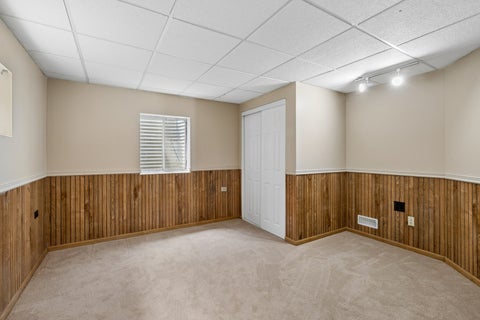 Tiny photo for 139 N Crooked Lake Lane, Lindenhurst, IL 60046 (MLS # 12773696)