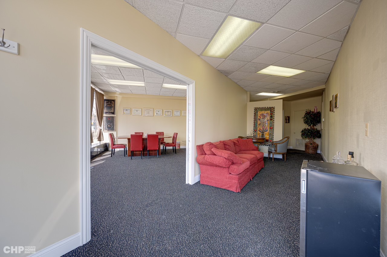 5701 N Milwaukee Avenue