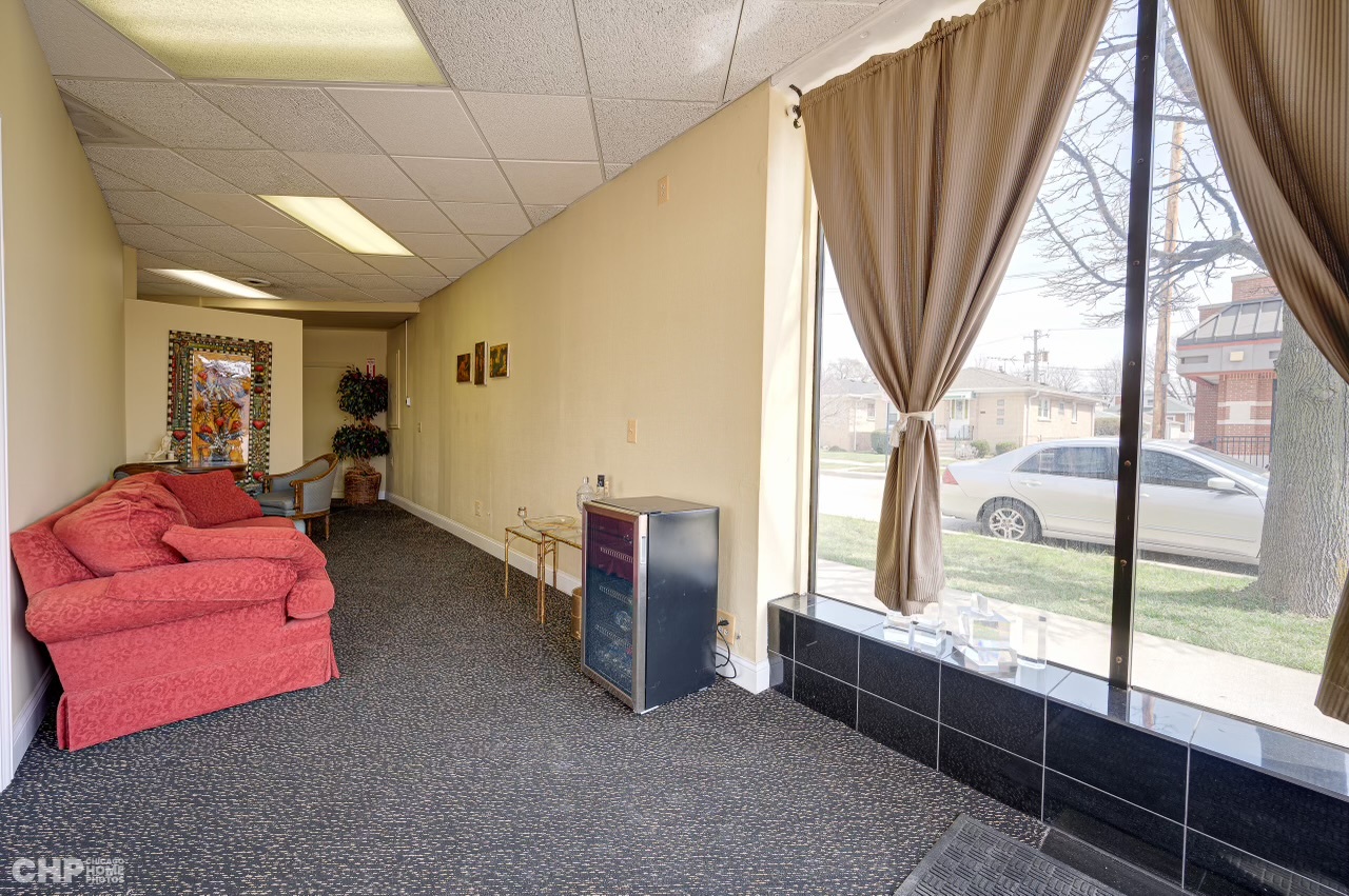 5701 N Milwaukee Avenue