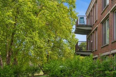 Tiny photo for 402 Kelburn Road #323, Deerfield, IL 60015 (MLS # 12678182)