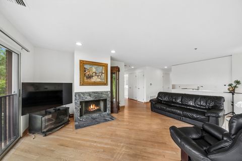 Tiny photo for 402 Kelburn Road #323, Deerfield, IL 60015 (MLS # 12678182)