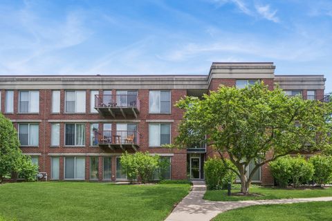 Photo of 402 Kelburn Road #323, Deerfield, IL 60015 (MLS # 12678182)