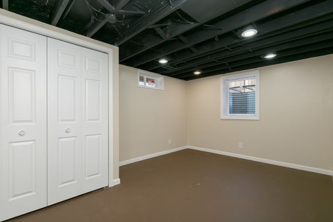 Tiny photo for 2614 E 28th Court, Davenport, IA 52803 (MLS # 12608471)