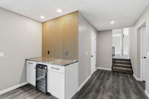 Tiny photo for 2614 E 28th Court, Davenport, IA 52803 (MLS # 12608471)