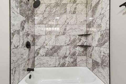 Tiny photo for 2614 E 28th Court, Davenport, IA 52803 (MLS # 12608471)