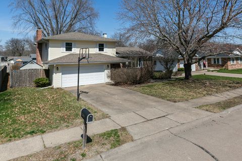 Photo of 2614 E 28th Court, Davenport, IA 52803 (MLS # 12608471)