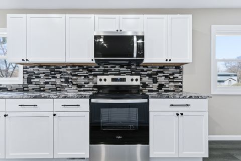 Tiny photo for 2614 E 28th Court, Davenport, IA 52803 (MLS # 12608471)