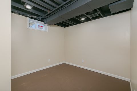 Tiny photo for 2614 E 28th Court, Davenport, IA 52803 (MLS # 12608471)